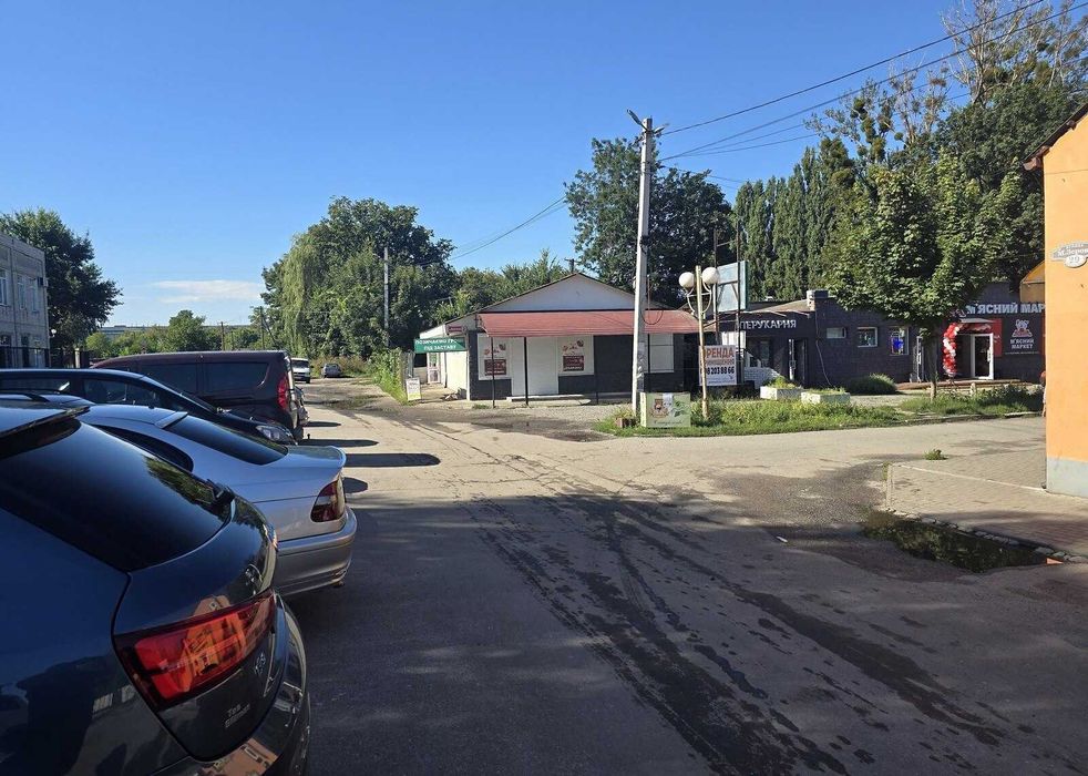 Здається комерційне приміщення на вул. Юрія Клена, площа 87 кв.м