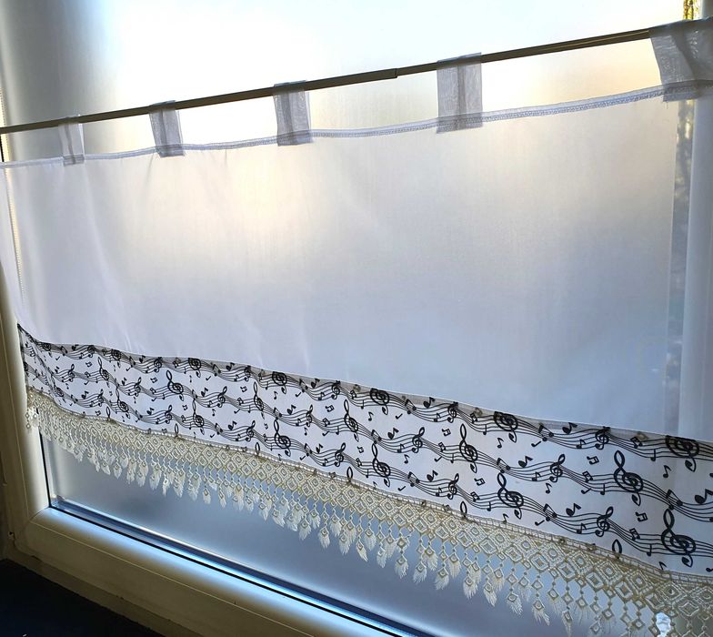 Zazdrostka z wzorem kluczy wiolinowych i nut wys. ok.50cm x dł. 200 cm