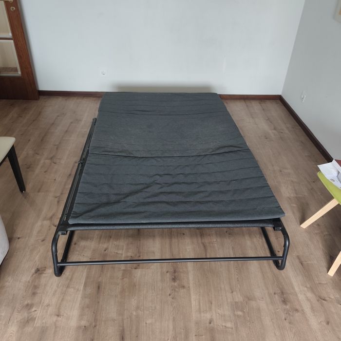 Sofá cama metálico