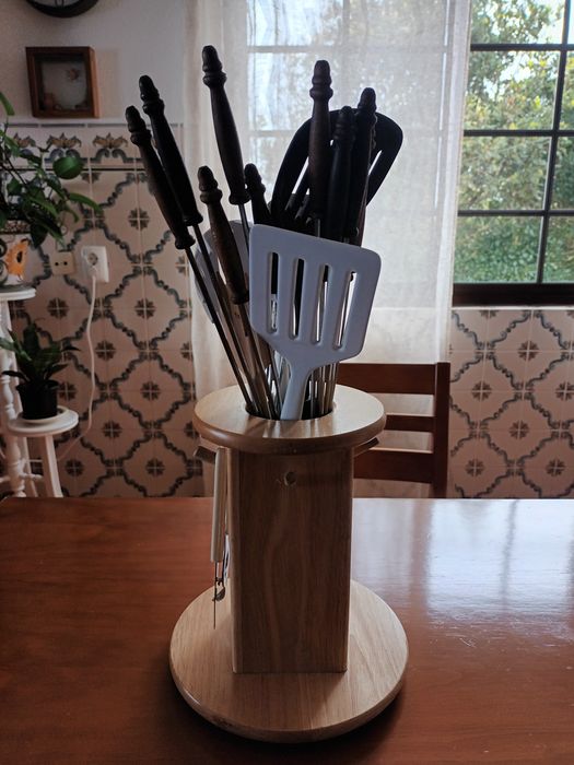 Suporte rotativo de acessórios de cozinha