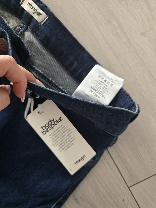 Nowe spodnie Wrangler damskie