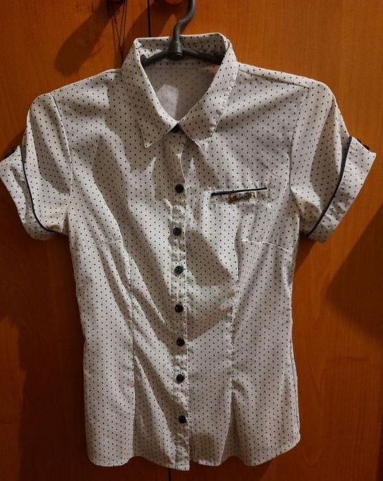 Сорочка шкільна в горошок, з короткий рукавом для дівчат