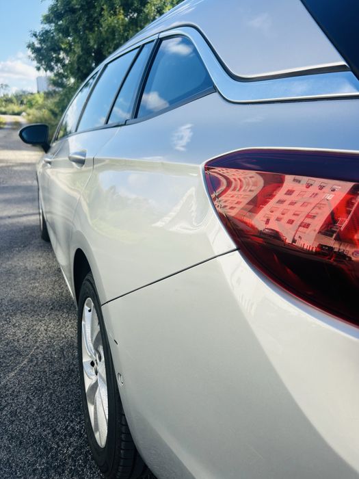 Opel Astra 1.6 CDTI modelo Excellence - Muito estimada
