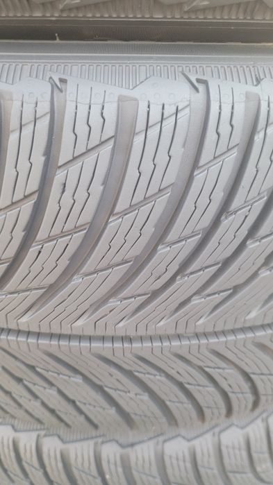 255 45 20/235 50 20 Michelin Pilot Alpin 5