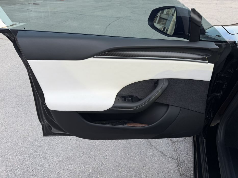 TESLA PLAID 2024 1033 к.с.