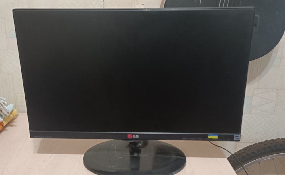 Монитор LG -22 дюйм