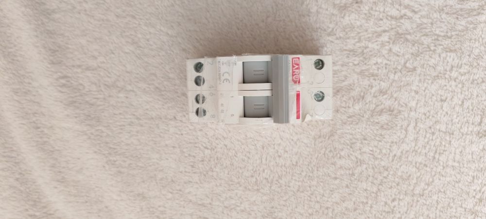 Перемикач введення резерву трипозиційний для генератора/інвертора EARU