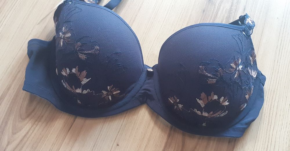 Triumph Nowy biustonosz damski JASMIN Florale 75C