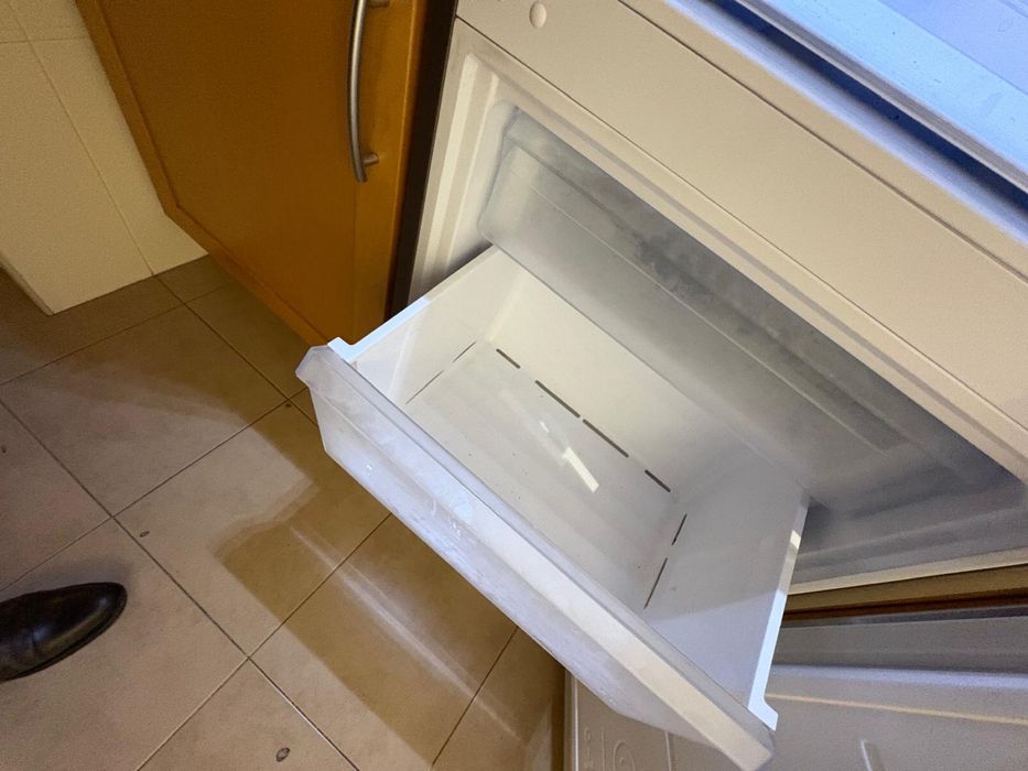 Frigorifico em excelente estado com nenos de 2 anos