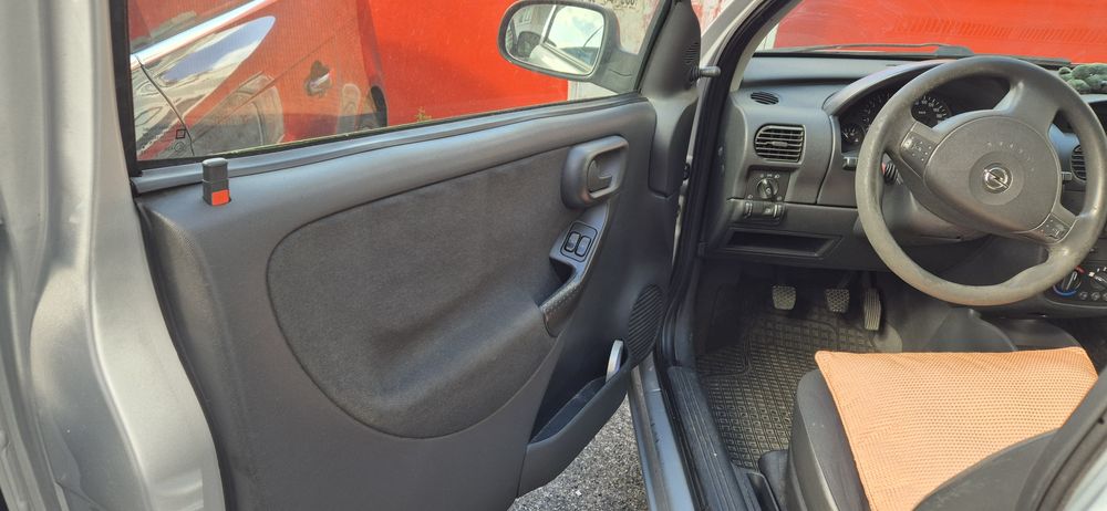 Opel corsa 1300 comercial.