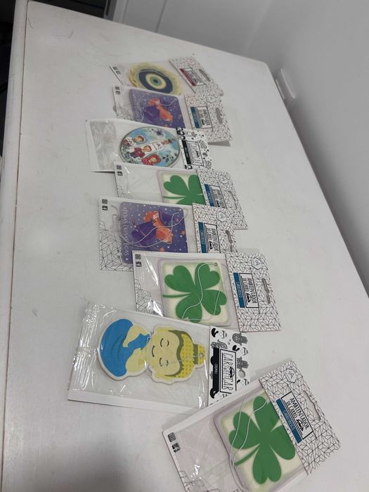 Lote 8 Ambientadores de Carro - 1,50€ cada ou 9€ lote - Novos