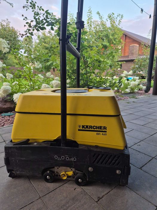 Поломийна машина Karcher BR 400 б/у