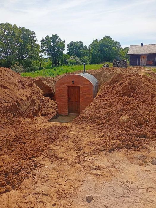 schron betonowy , piwniczka betonowa , ziemianka , piwnica , sauna ogrodowa