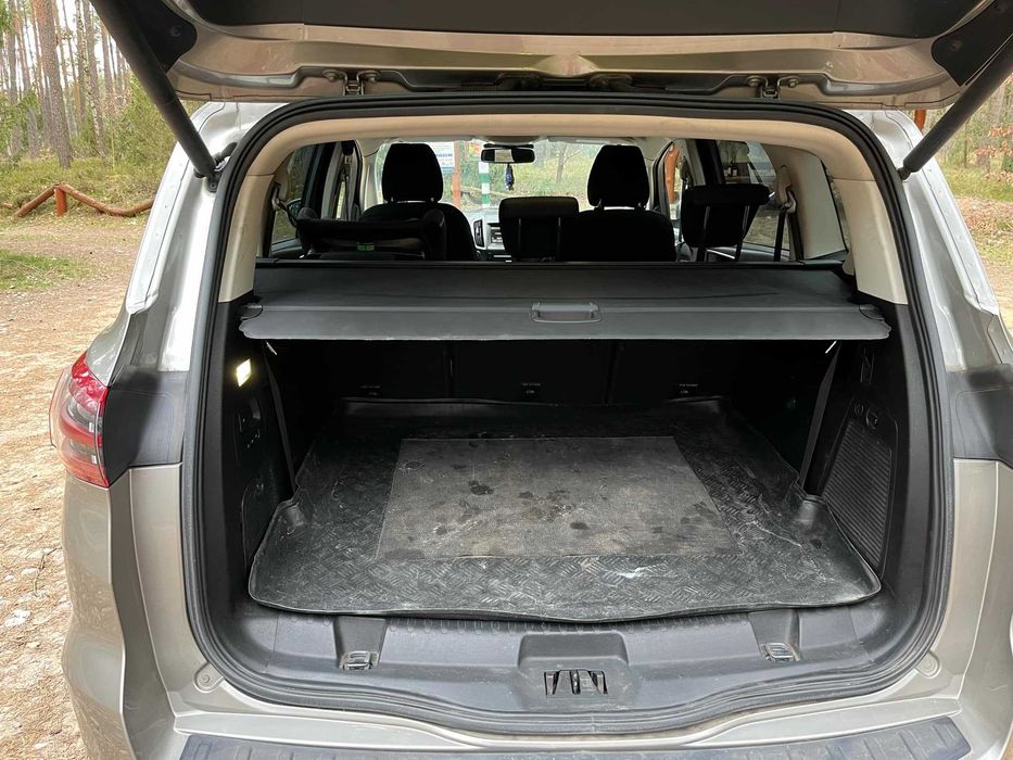 Samochód Ford S-MAX