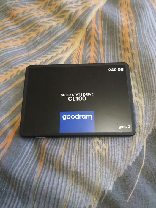 SSD 2.5 240 GB накопитель sata 3