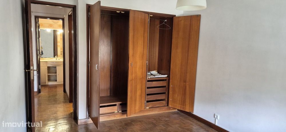 T3 Lumiar com varanda e terraço, pronto a habitar