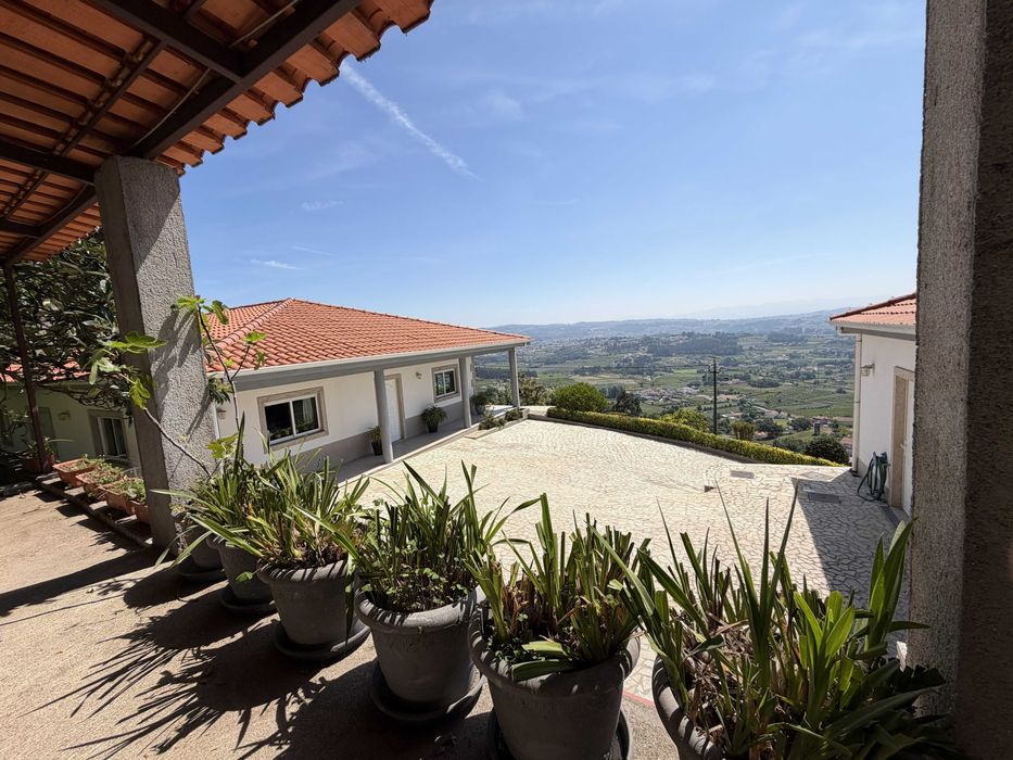 Moradia T3 Térrea com 1.530 m² de Terreno | Sousa, Felgueiras