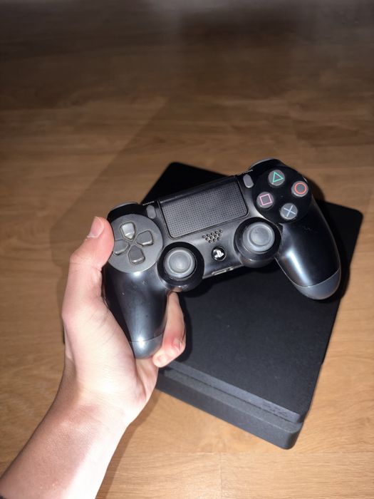 PS4 Slim - 1 TB