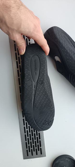 Продам аквашузи протикоралові