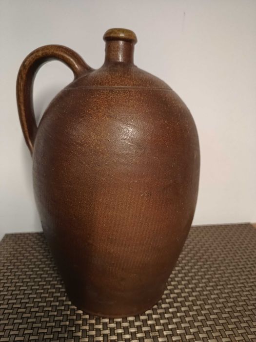 Stare gliniane bukłaki.