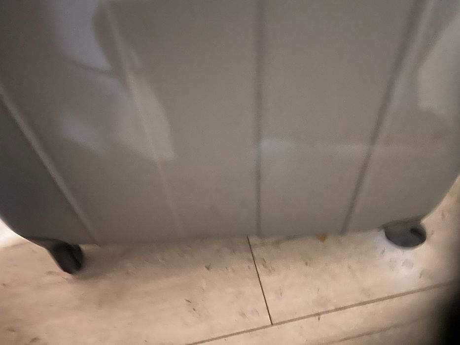 чемодан DELSEY в идеальном стостоянии  большой