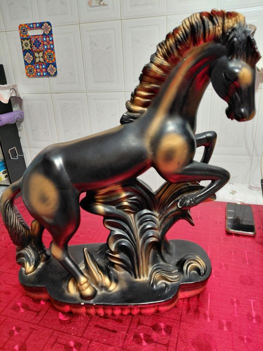 Vendo Cavalo Decorativo a um preço fantástico