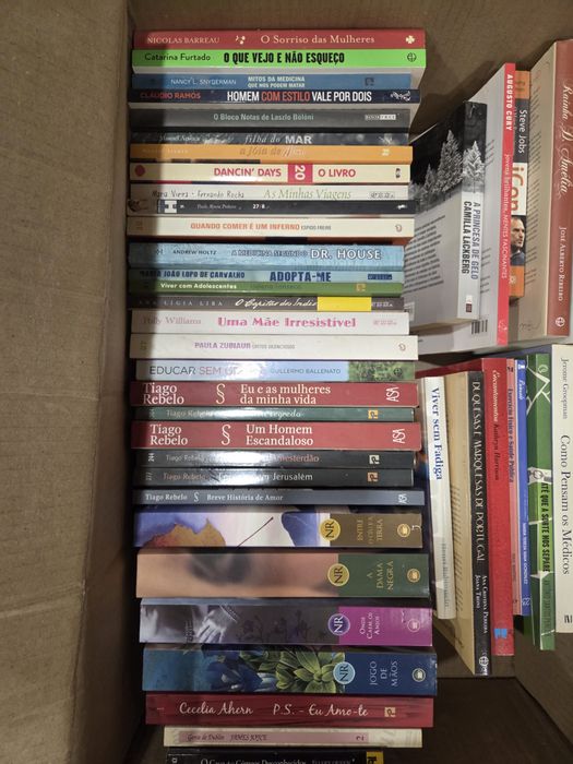 Vendo livros, várias temáticas