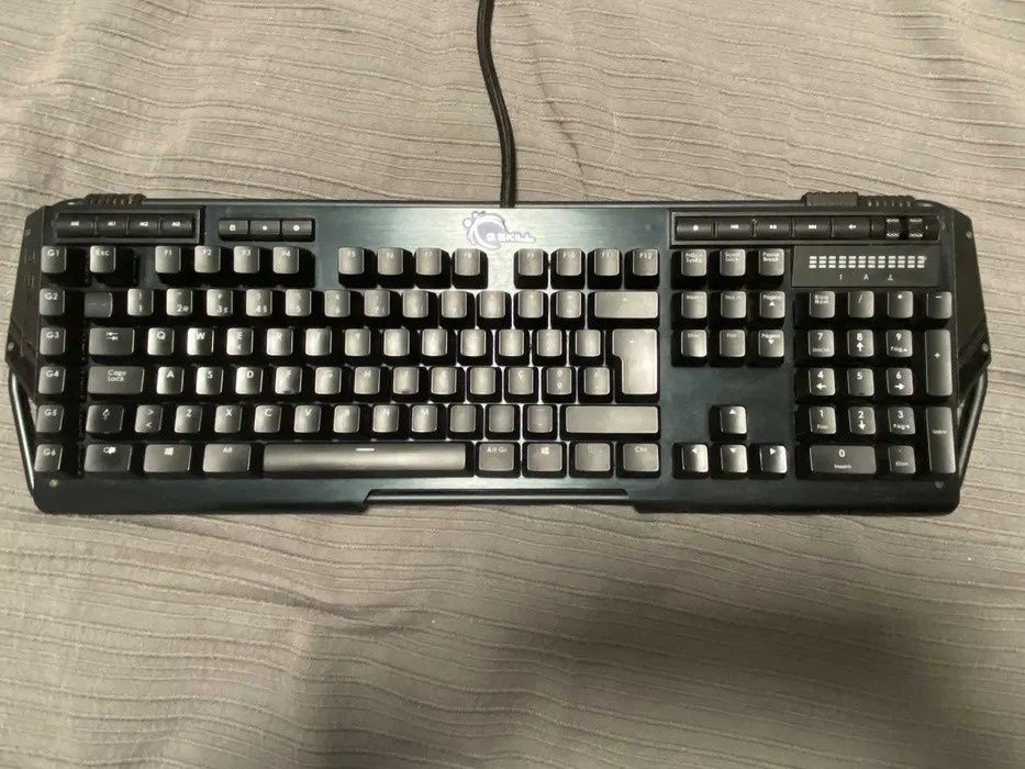 KM780 RGB Gaming Keyboard, Cherry MX Brown (EOL)64309931467138121