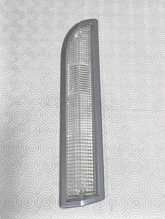 Luz tampa dianteira esquerda Peugeot 504