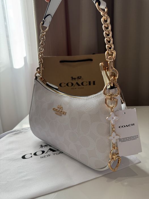 Сумочка Coach Tery біла молочна світла на ланцюжку класична