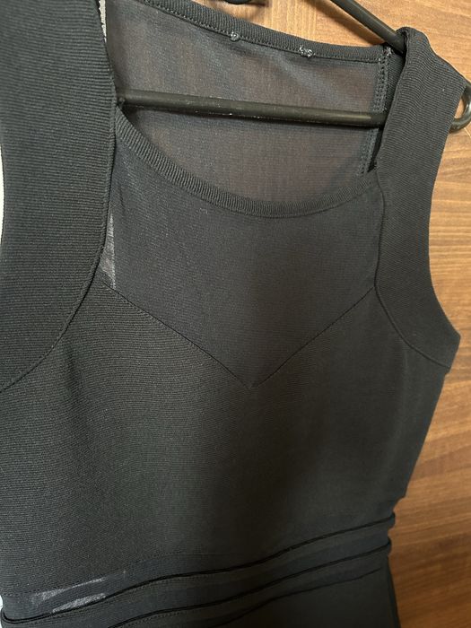 Sukienka mala czarna ze wstawkami z siateczki