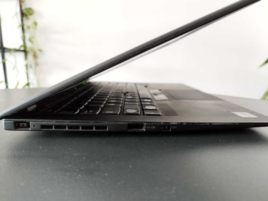 Lenovo ThinkPad X1 Carbon
