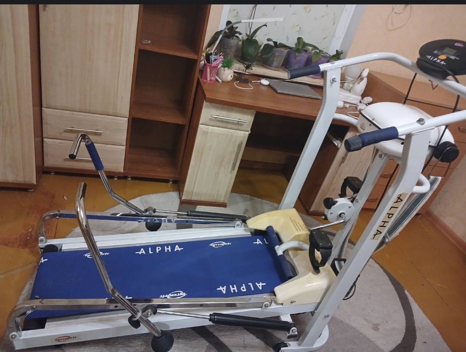 Продаю велотренажер для займання спортом в домашніх умовах.