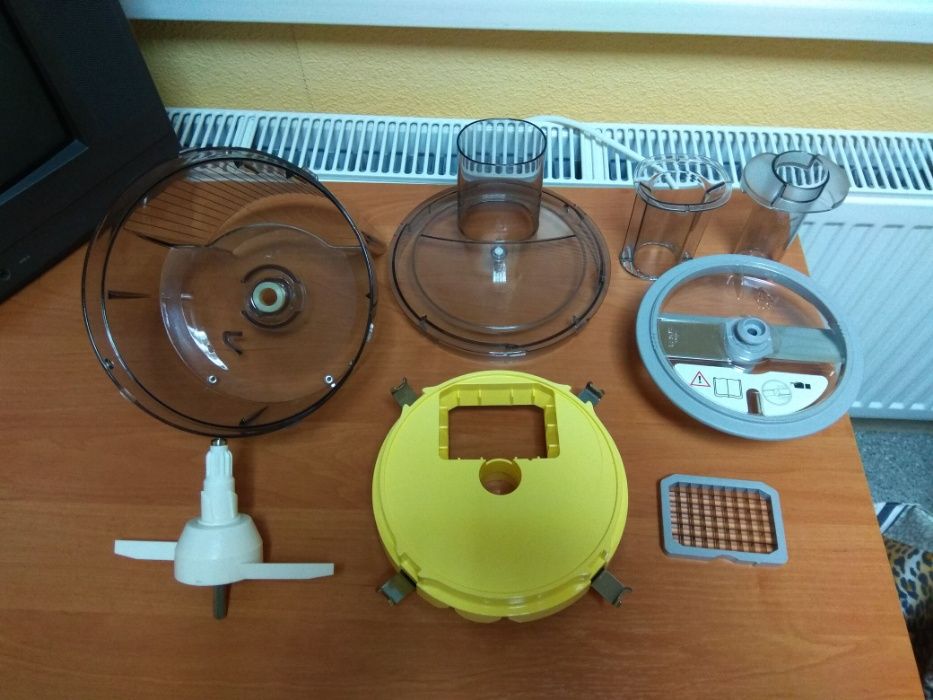 Кухонная машина (комбайн) Bosch MUM52120/02 (с насадкой для нарезки ку