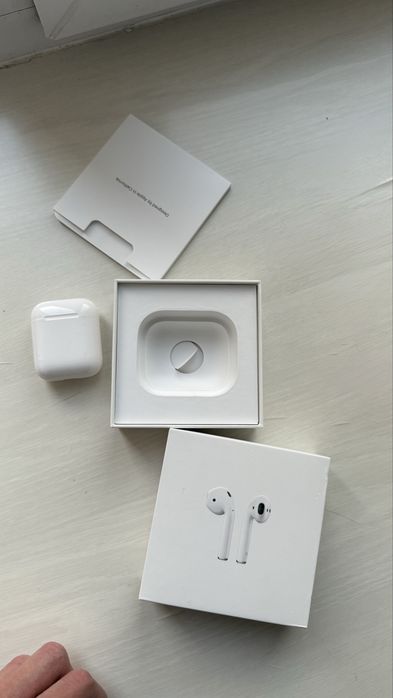 Airpods 1 2019 вживане