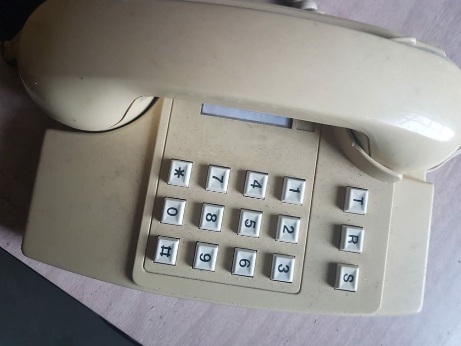 Telefone antigo de teclado