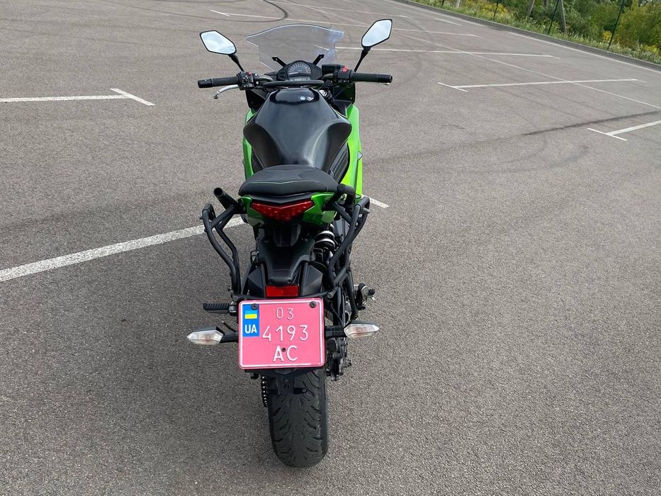 Kawasaki ER-6F на документах