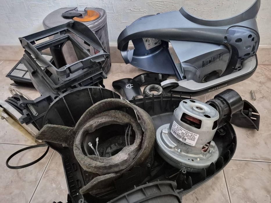 Неробочий Philips PowerPro Animal Cyclone 5 2100W FC8764