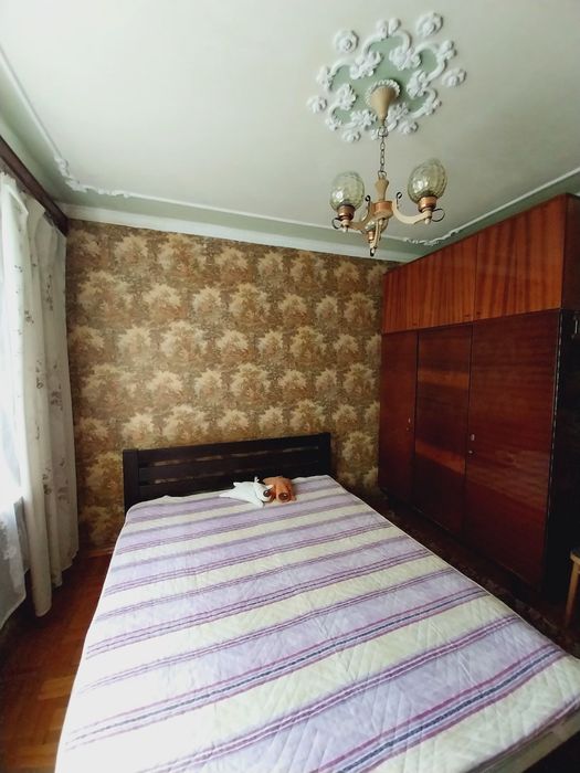 Сдам хорошую 2 комнатную квартиру! Метро!