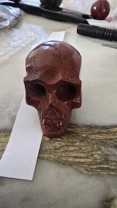 Caveira jaspe vermelho