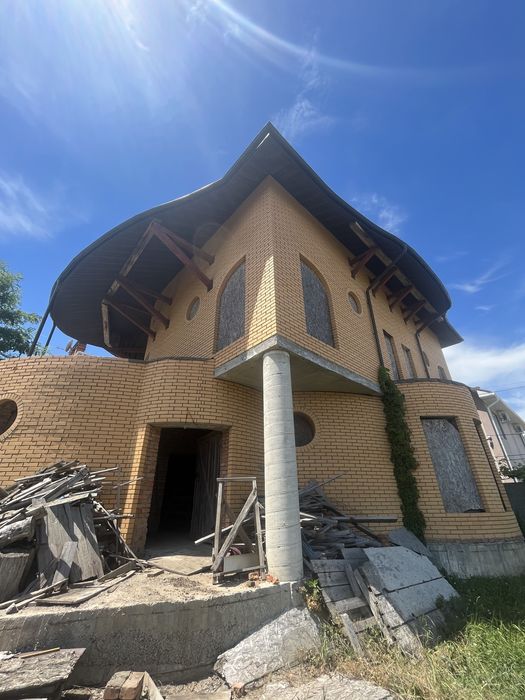 Двухэтажный дом в Санжейке