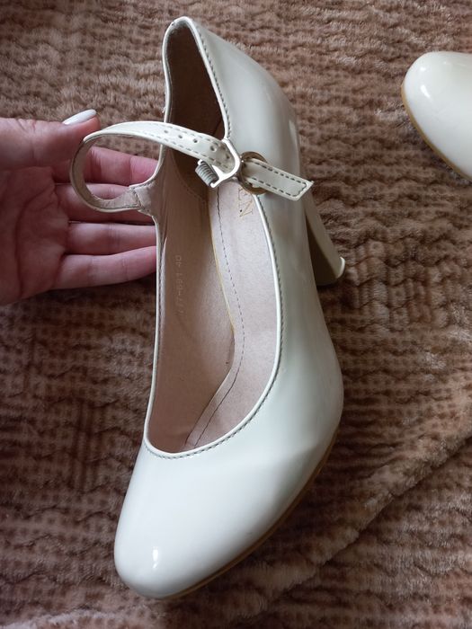 Туфлі жіночі    .