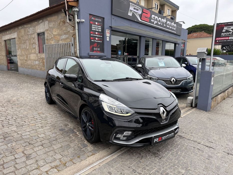 Renault Clio TCe 220 EDC R.S. Trophy