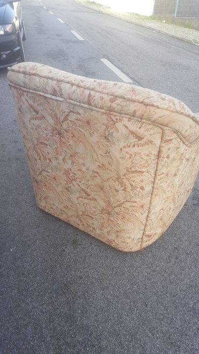 Sofá  em tecido  como  novo