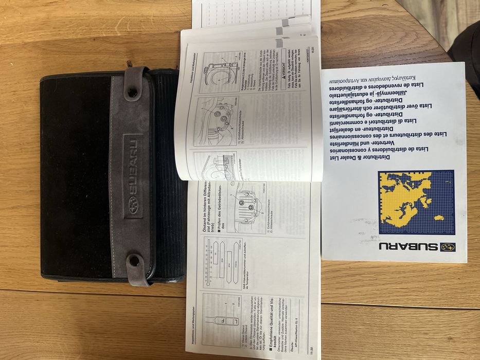 Subaru forester ksiazka i teczka