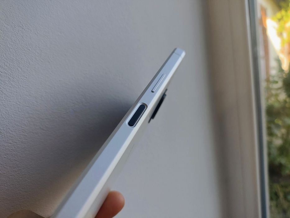 Мощный смартфон Sharp AQUOS R8 - 2sim IP68 8Gen2 6.4 240гц 256gb