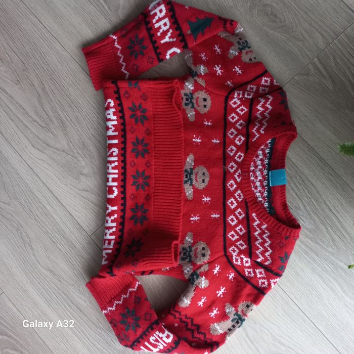 Sweterek świąteczny 122