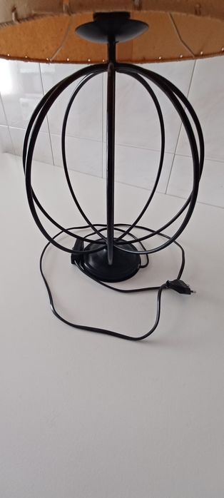Candeeiro abajour de sala Gato Preto