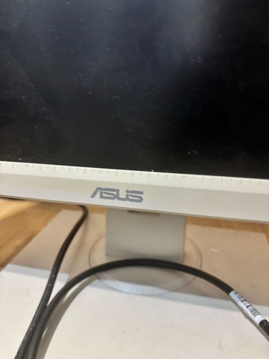 Monitor Asus.