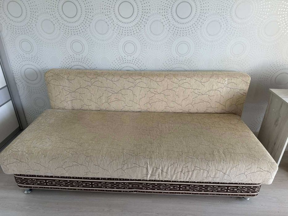 продам двухспальній диван